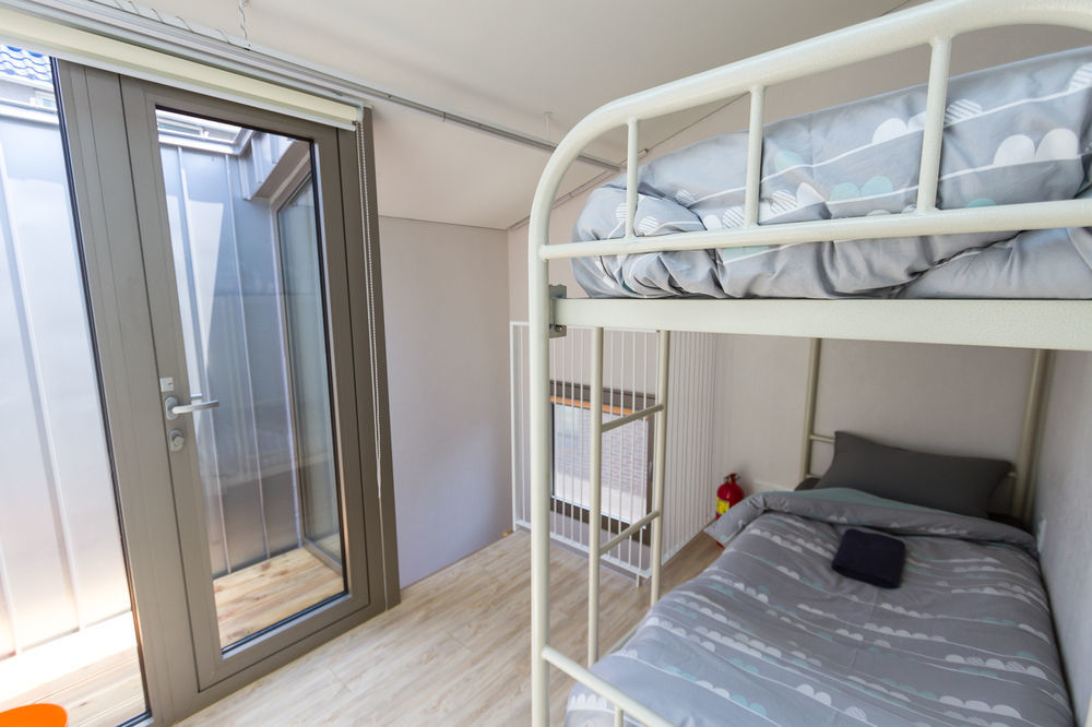 Inside Busan Hostel מראה חיצוני תמונה