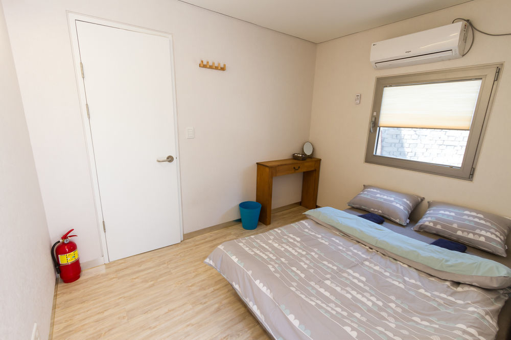 Inside Busan Hostel מראה חיצוני תמונה