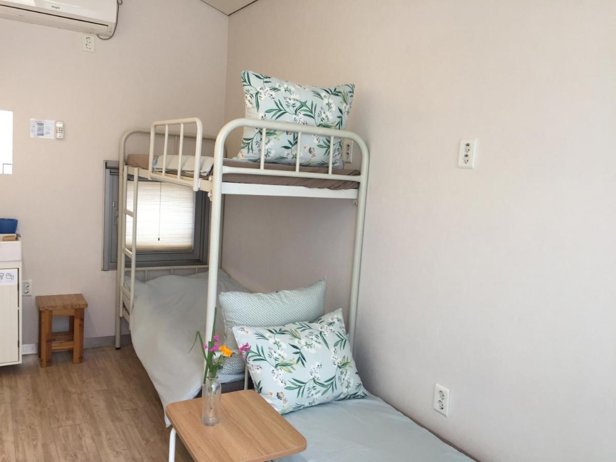 Inside Busan Hostel מראה חיצוני תמונה